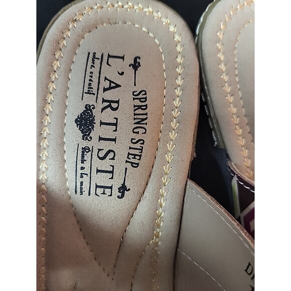 Colorful Geometric Patterned Sandals - Picture 4 of 12